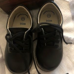 Like New - Footmates black shoes - 6.5W